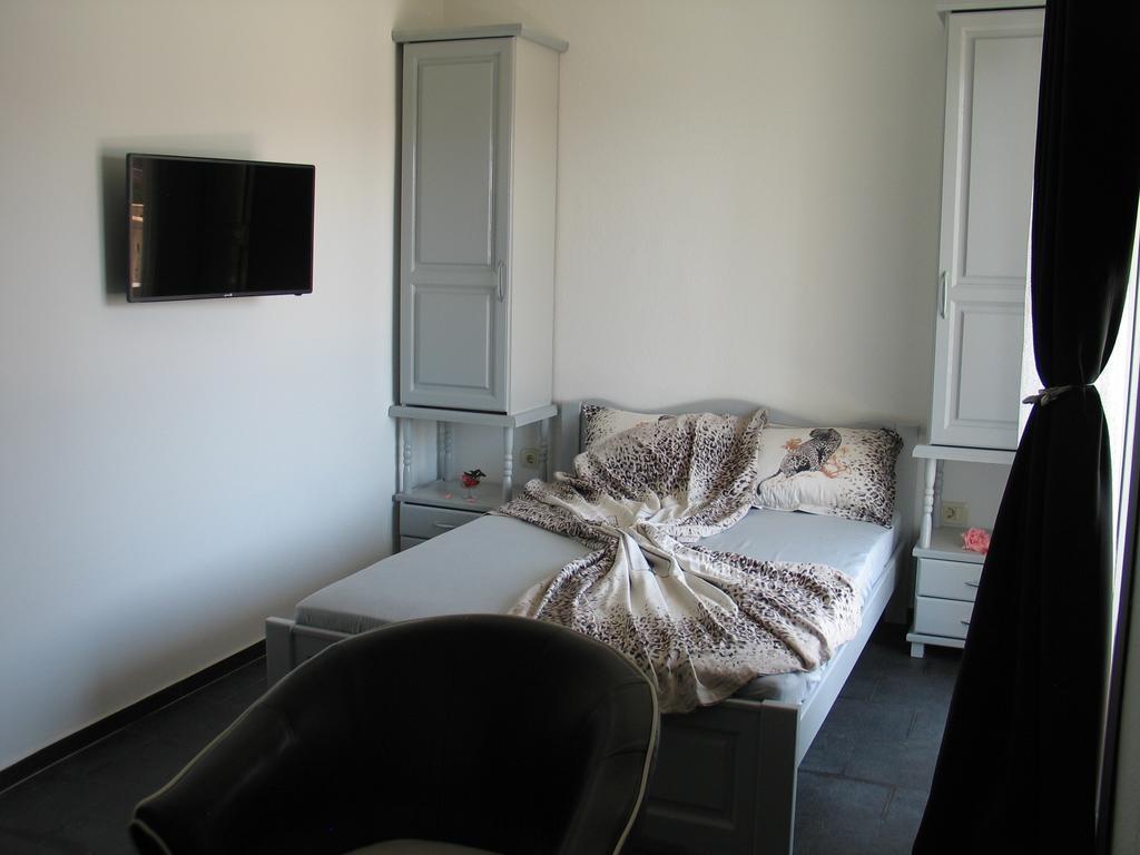 Guest House Dena Dobra Voda Bilik gambar