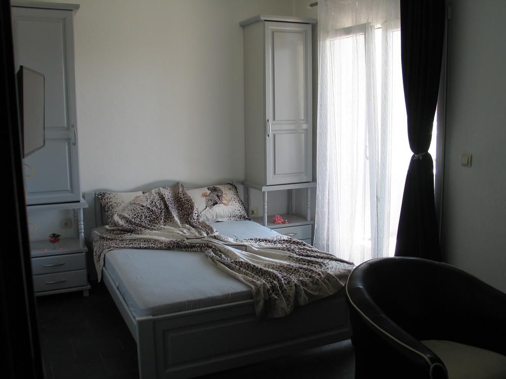 Guest House Dena Dobra Voda Bilik gambar
