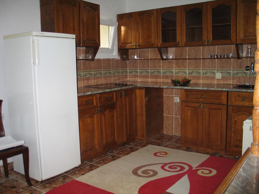 Guest House Dena Dobra Voda Bilik gambar