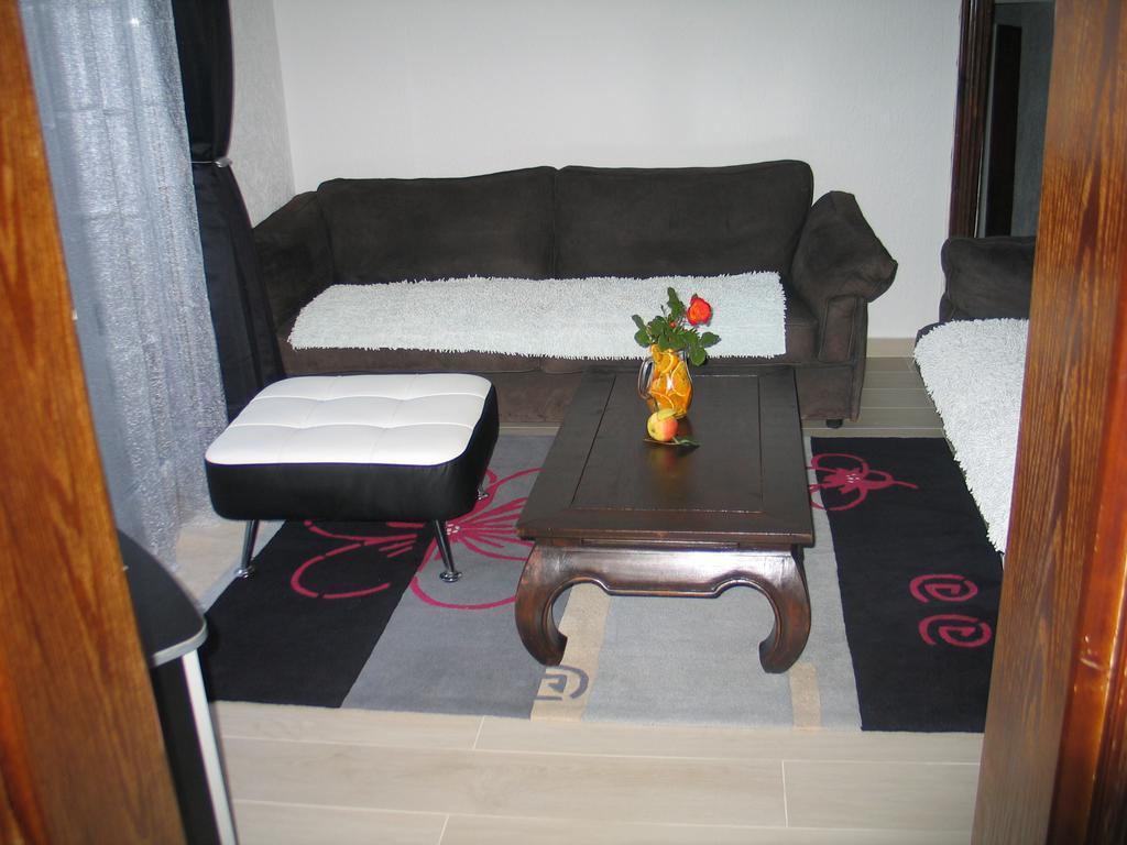 Guest House Dena Dobra Voda Luaran gambar