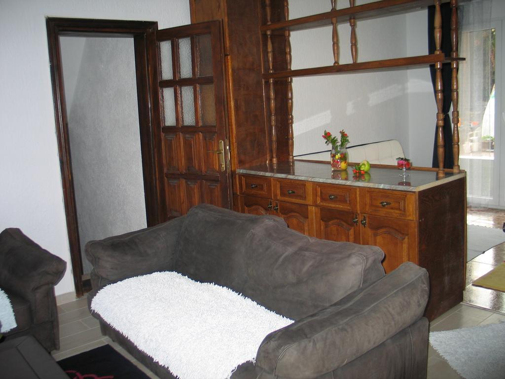Guest House Dena Dobra Voda Luaran gambar