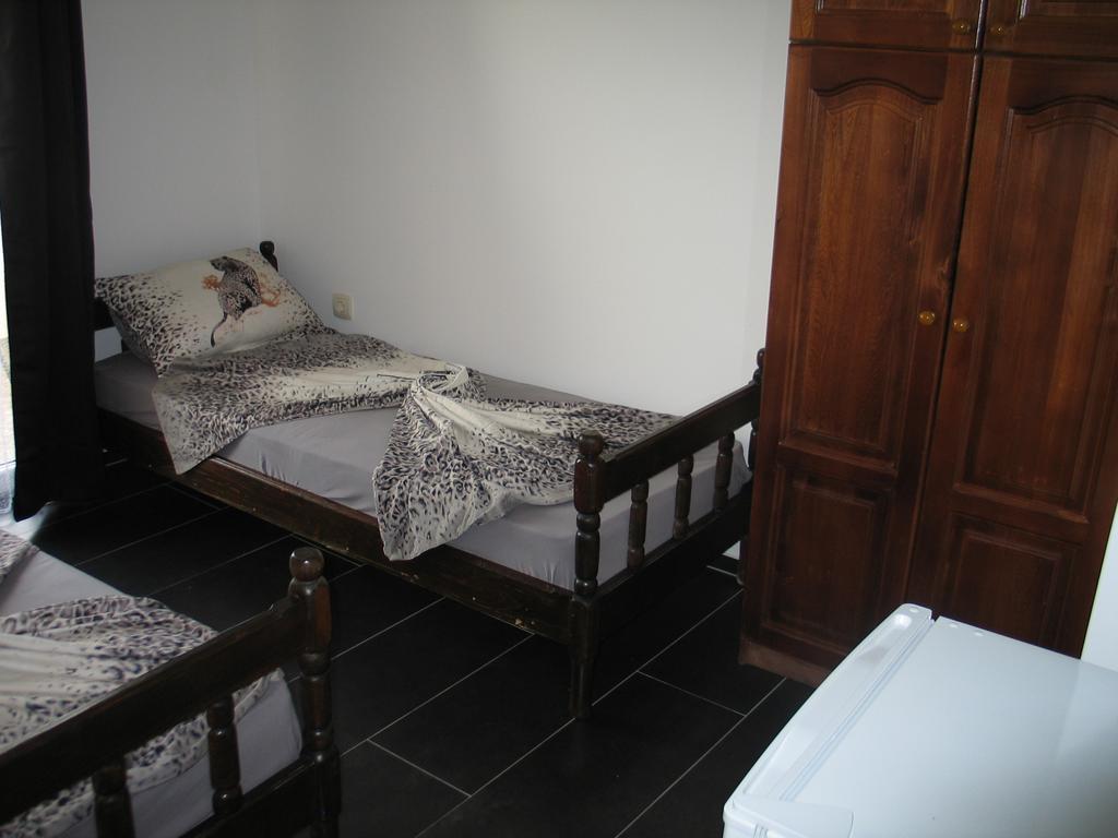 Guest House Dena Dobra Voda Bilik gambar