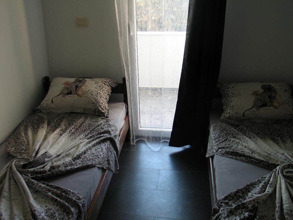 Guest House Dena Dobra Voda Bilik gambar