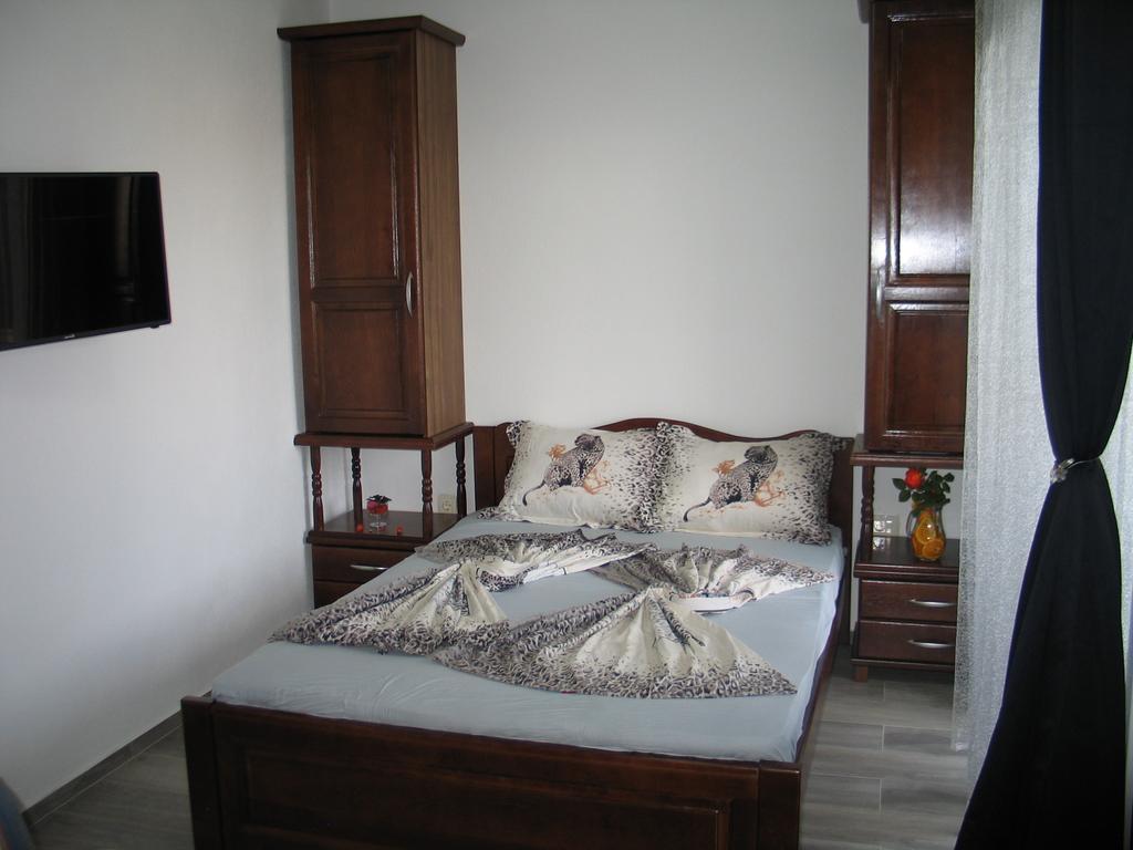 Guest House Dena Dobra Voda Bilik gambar