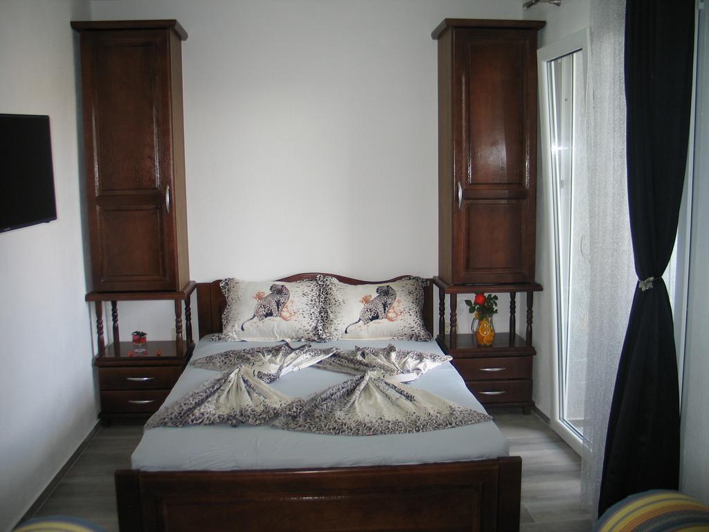 Guest House Dena Dobra Voda Bilik gambar